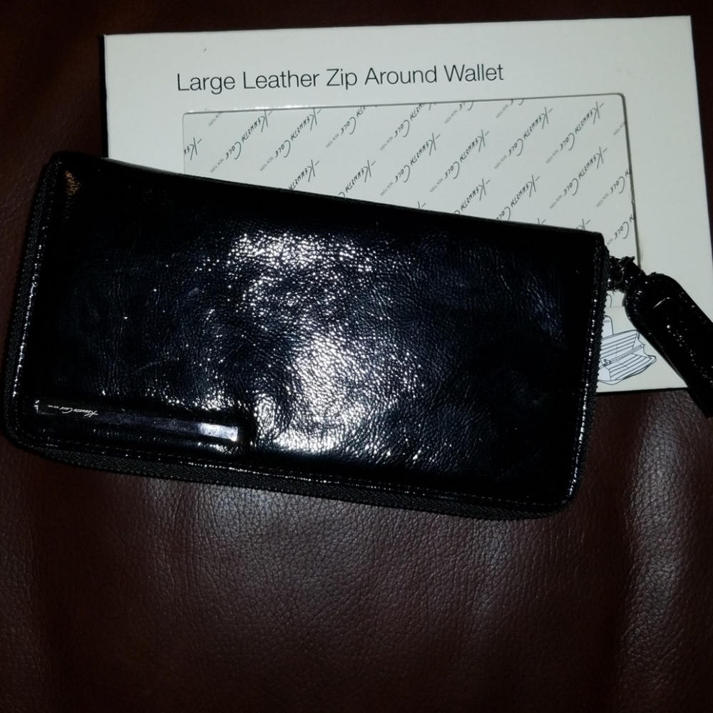 Kenneth Cole large leather zip around wallet